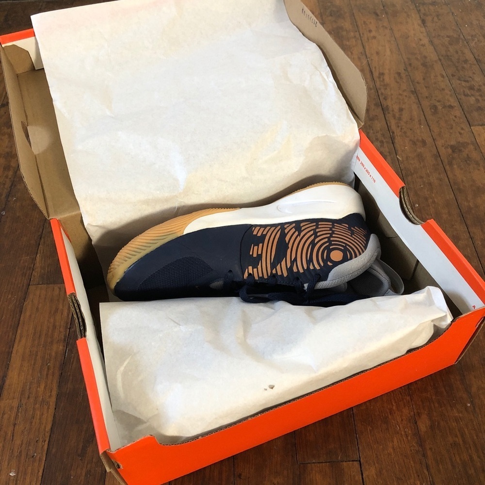 Nike Team Hustle D 9 (GS) 5Y Navy Metallic Copper - Picture 4 of 5